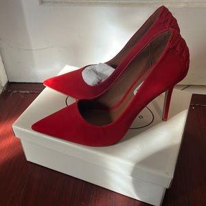 Brand new Steve Madden 9.5 red heels